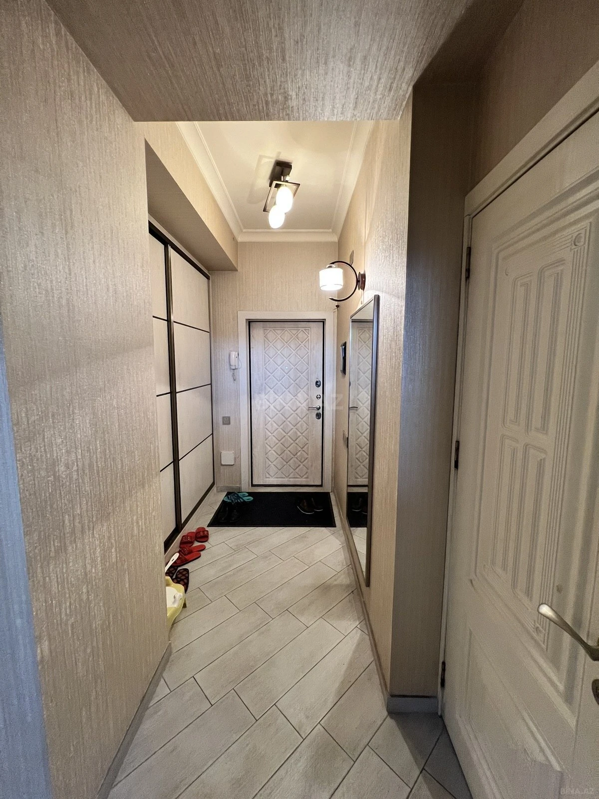 Satılır 4 otaqlı mənzil 115 m²