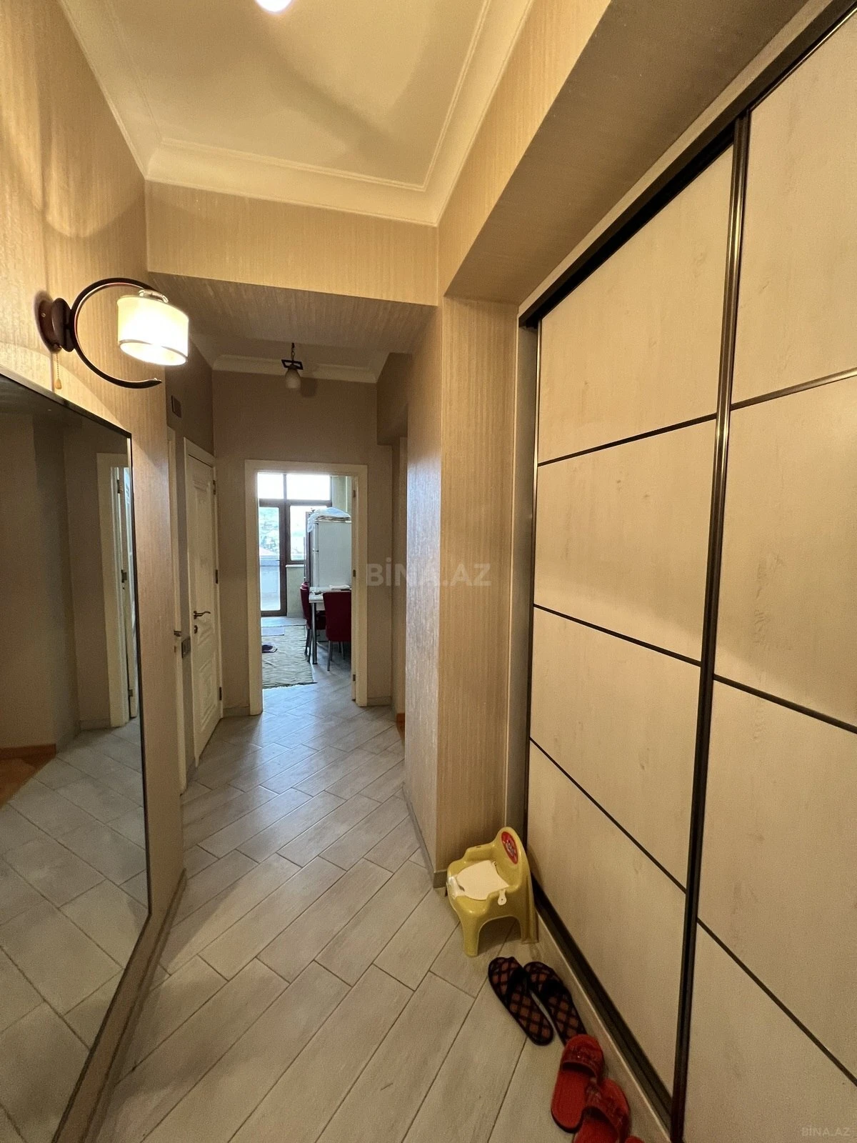 Satılır 4 otaqlı mənzil 115 m²