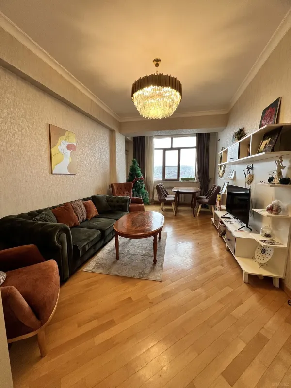 Satılır 4 otaqlı mənzil 115 m²