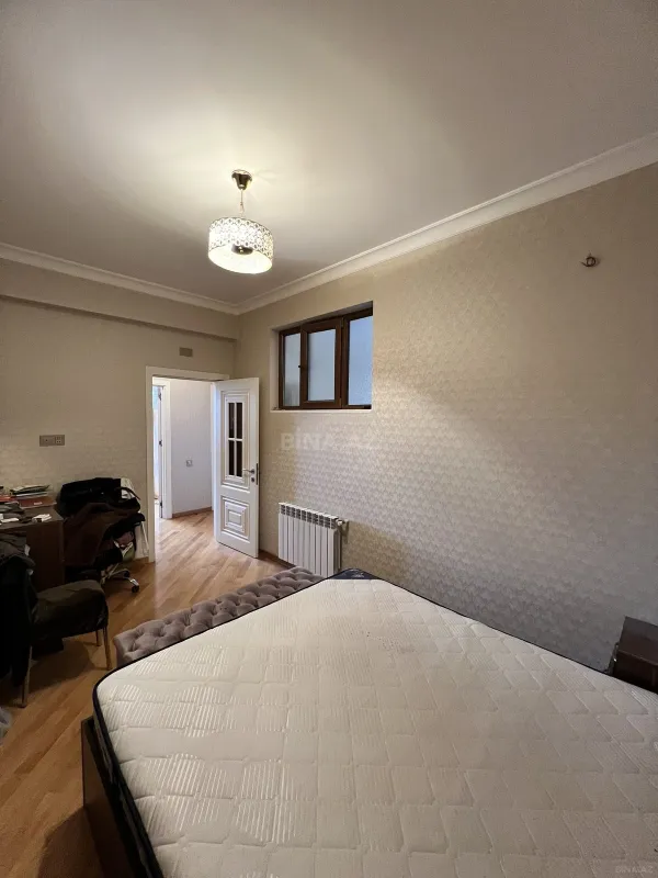 Satılır 4 otaqlı mənzil 115 m²