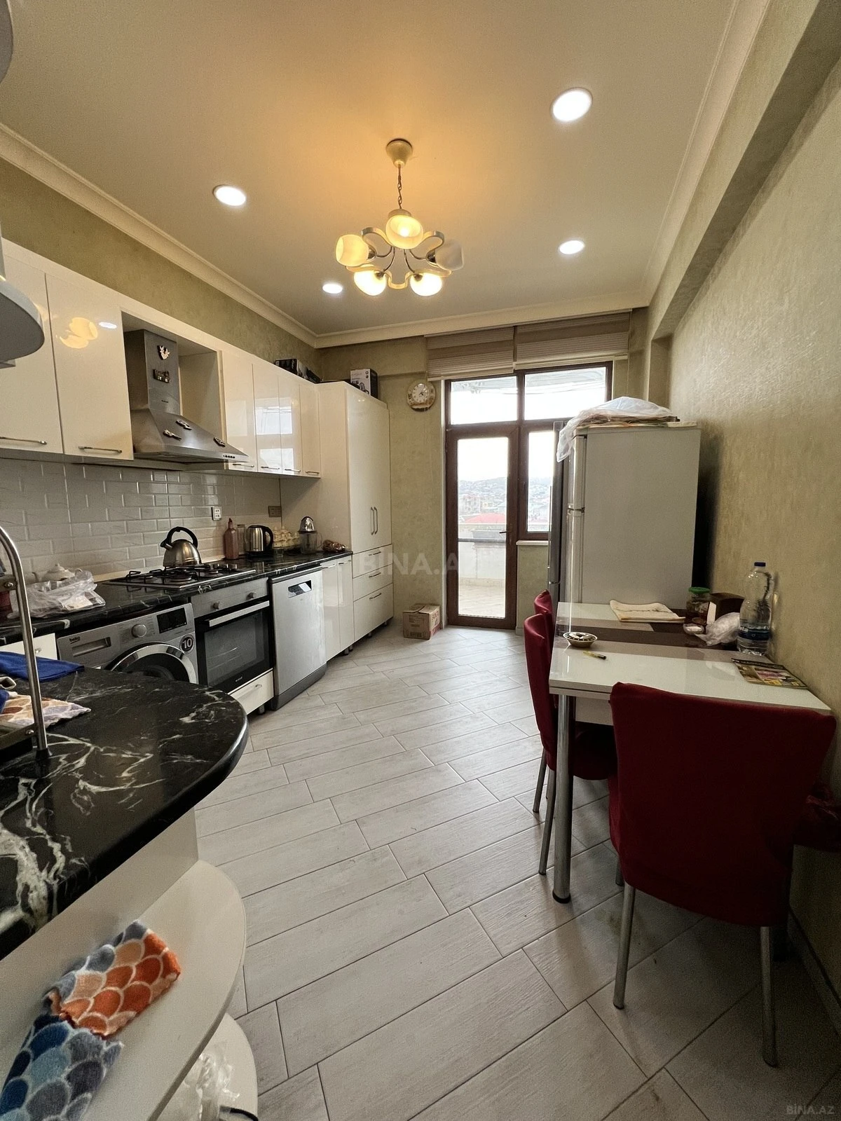 Satılır 4 otaqlı mənzil 115 m²