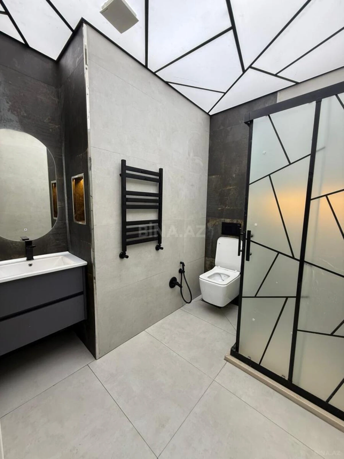 Satılır 3 otaqlı mənzil 105 m²