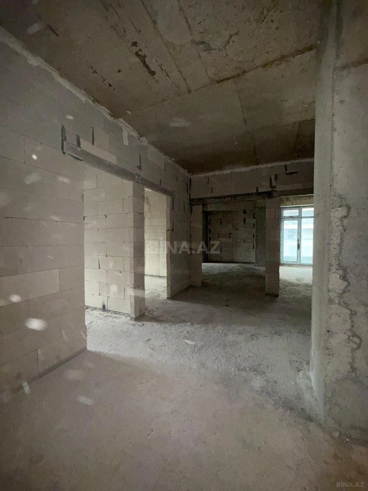 Satılır 3 otaqlı mənzil 148 m²
