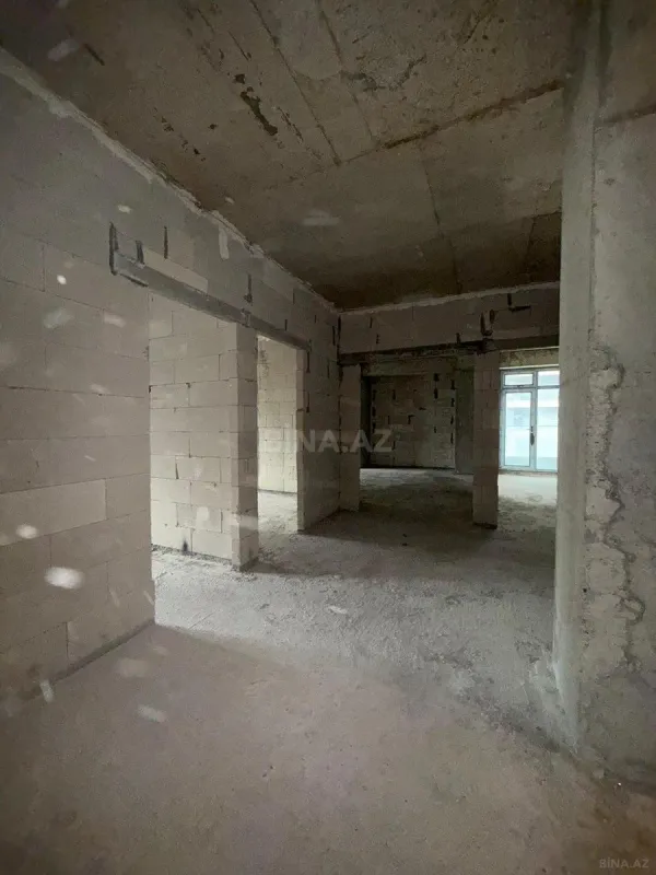 Satılır 3 otaqlı mənzil 148 m²