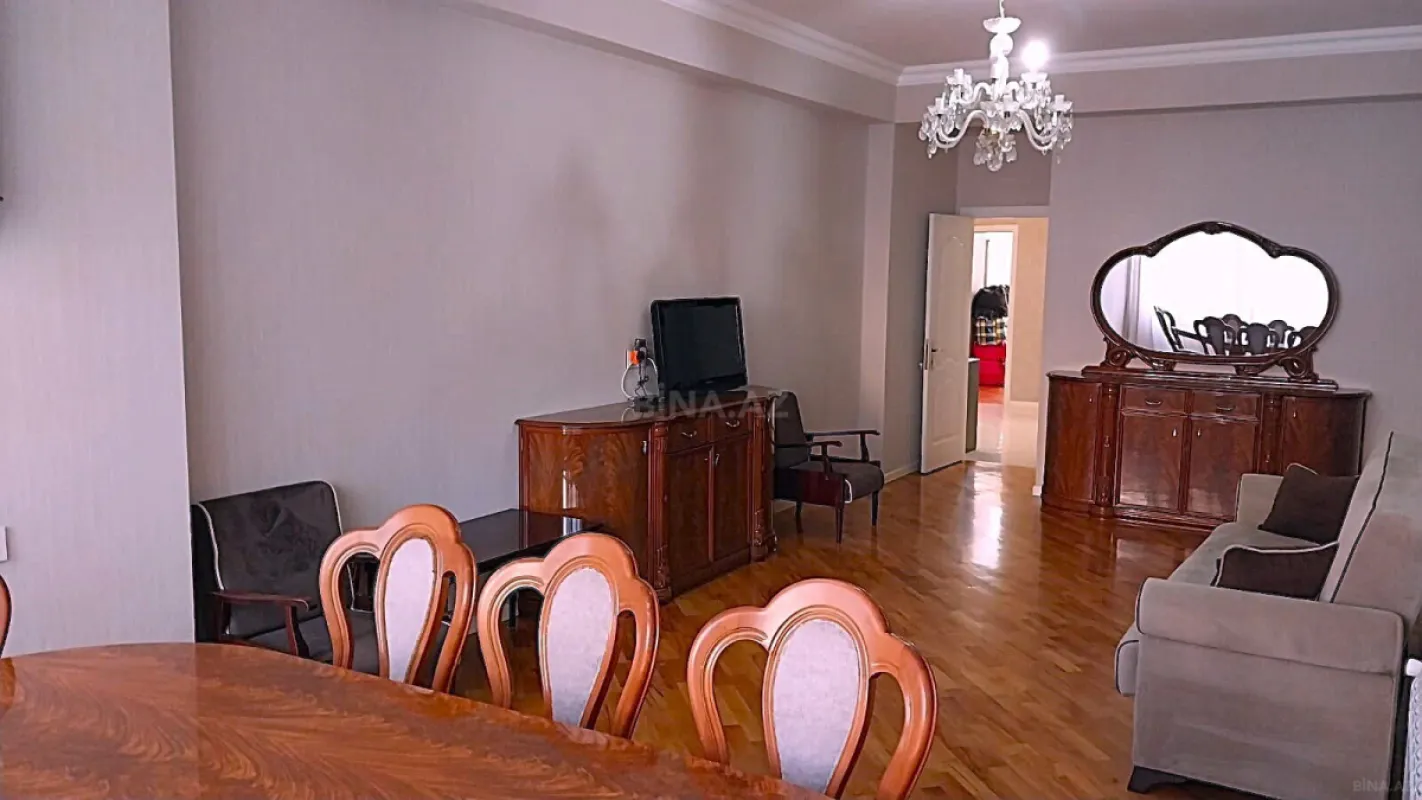Satılır 3 otaqlı mənzil 108 m²