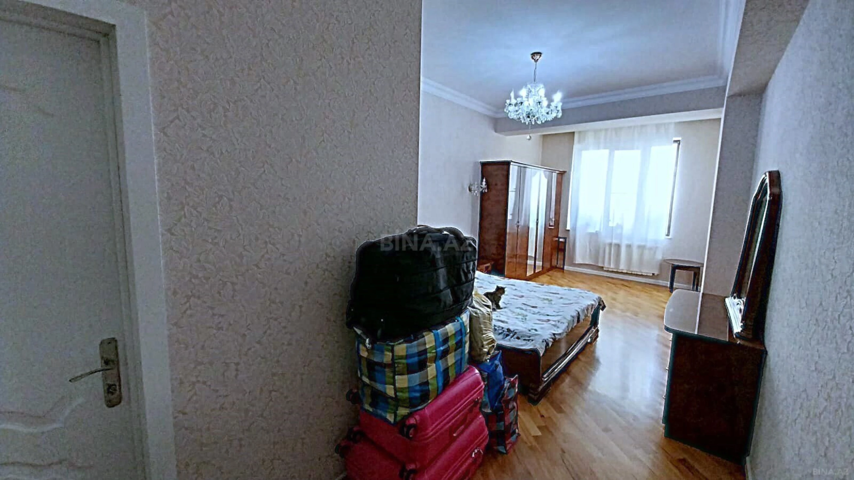 Satılır 3 otaqlı mənzil 108 m²