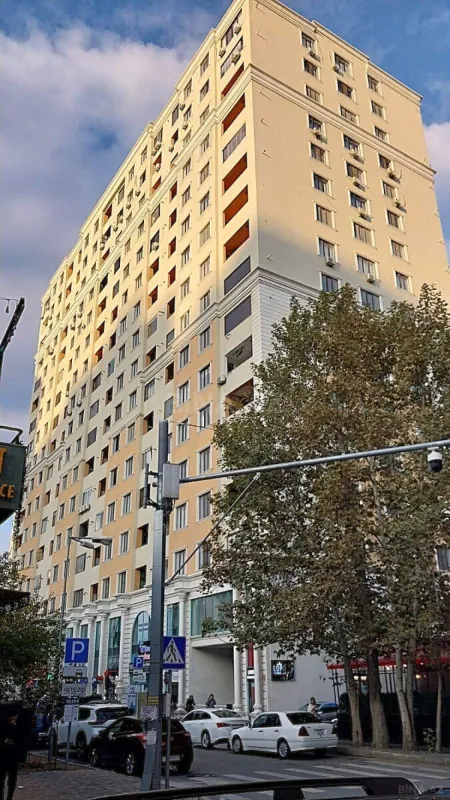Satılır 3 otaqlı mənzil 108 m²