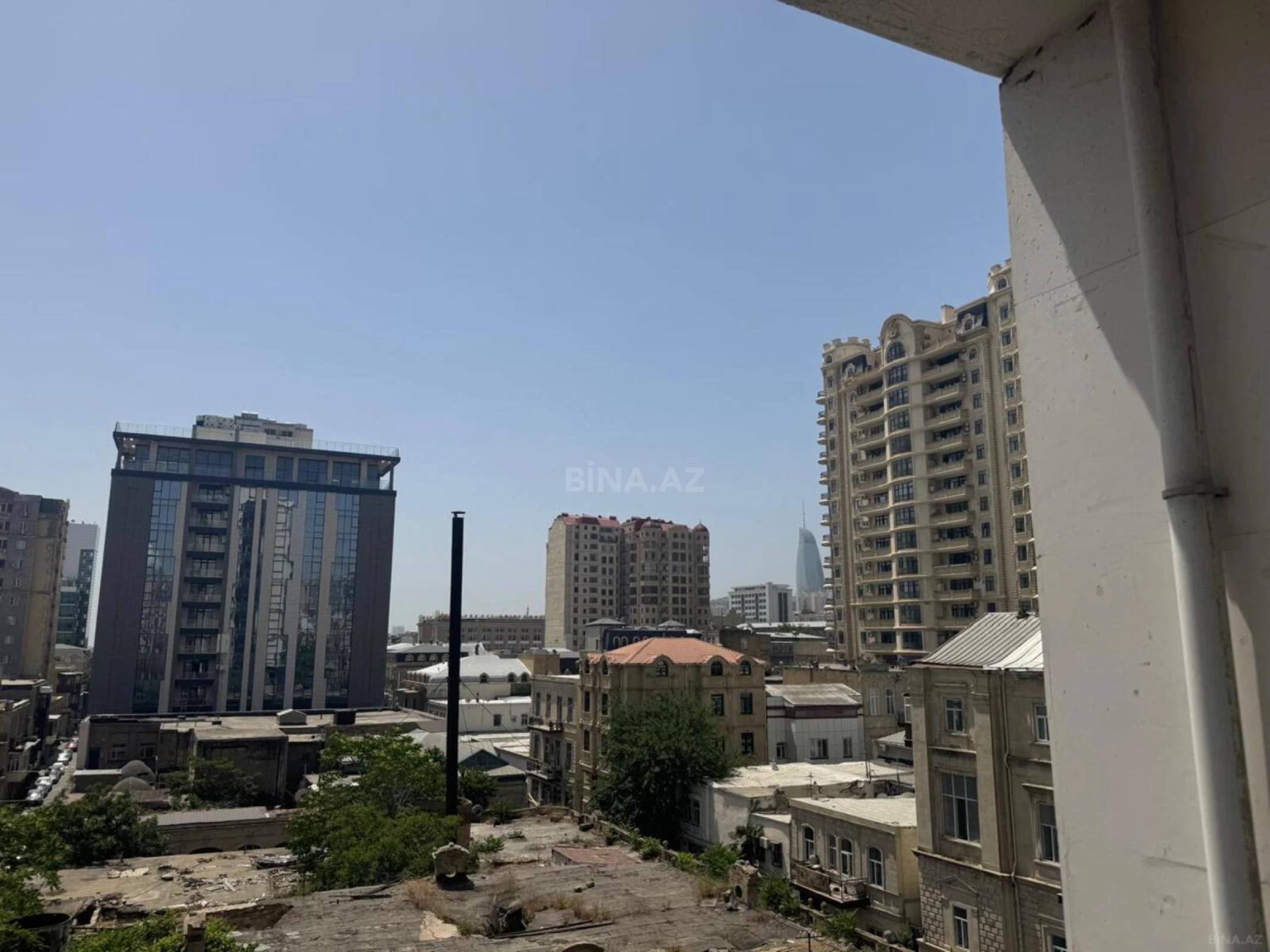 Satılır 3 otaqlı mənzil 189 m²