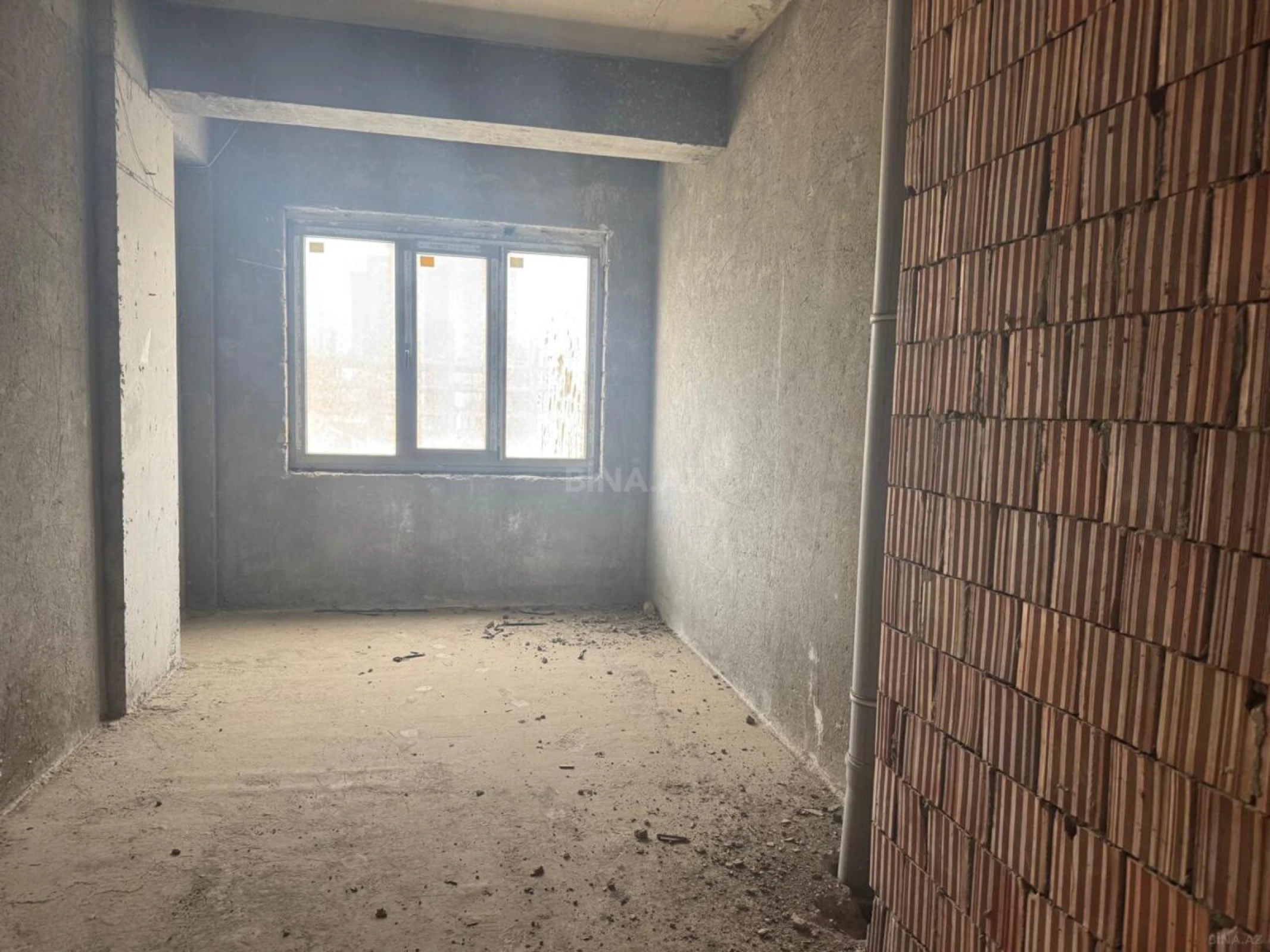 Satılır 3 otaqlı mənzil 189 m²
