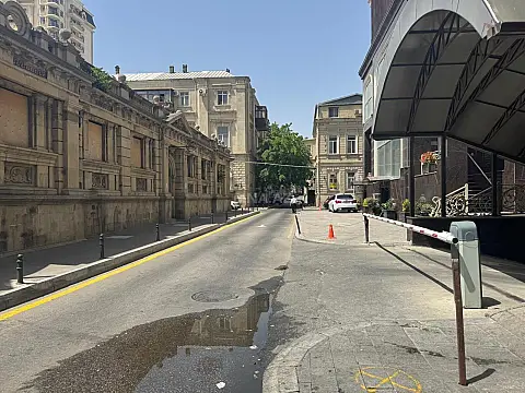 Satılır 3 otaqlı mənzil 189 m²