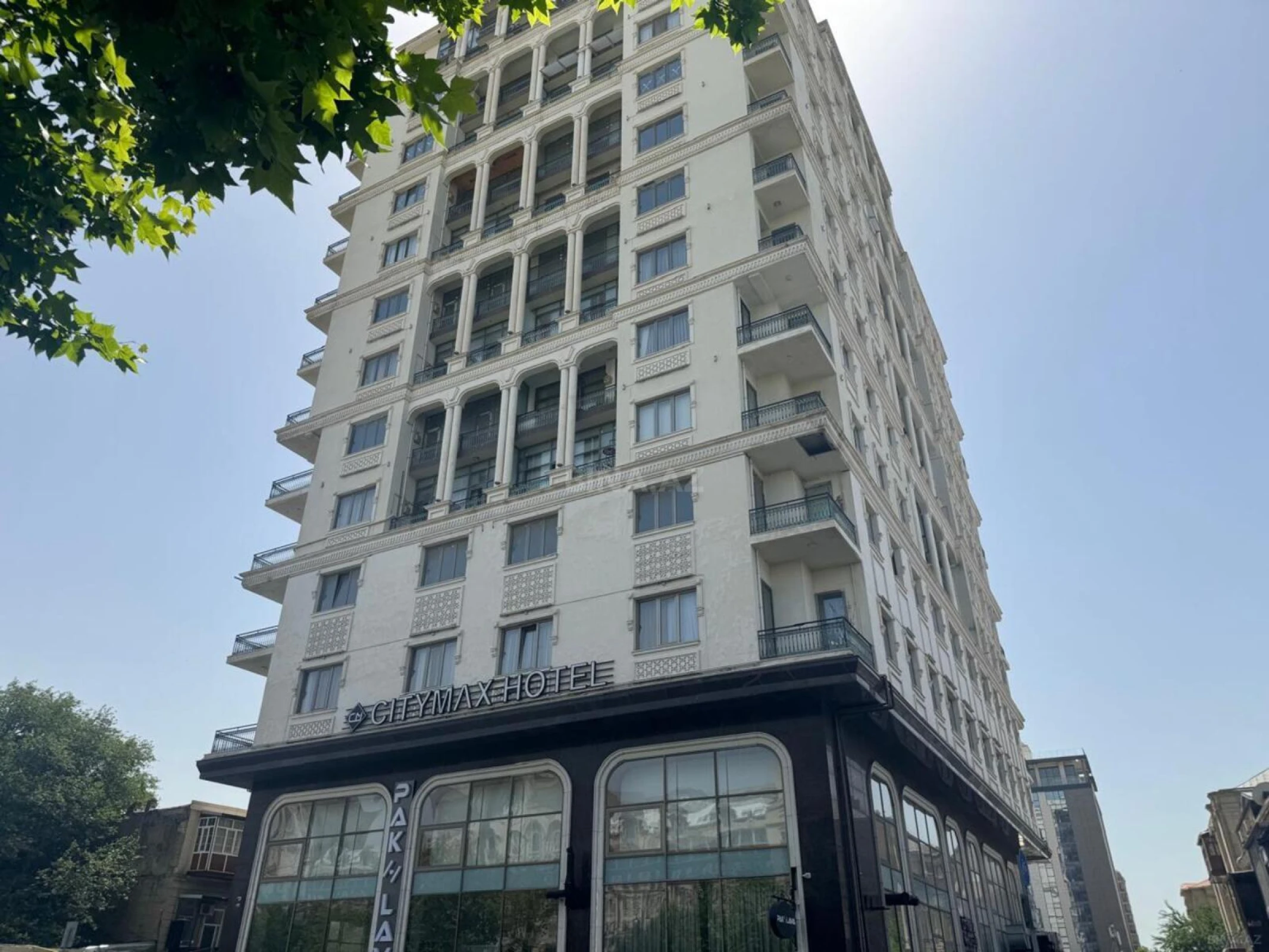 Satılır 3 otaqlı mənzil 189 m²