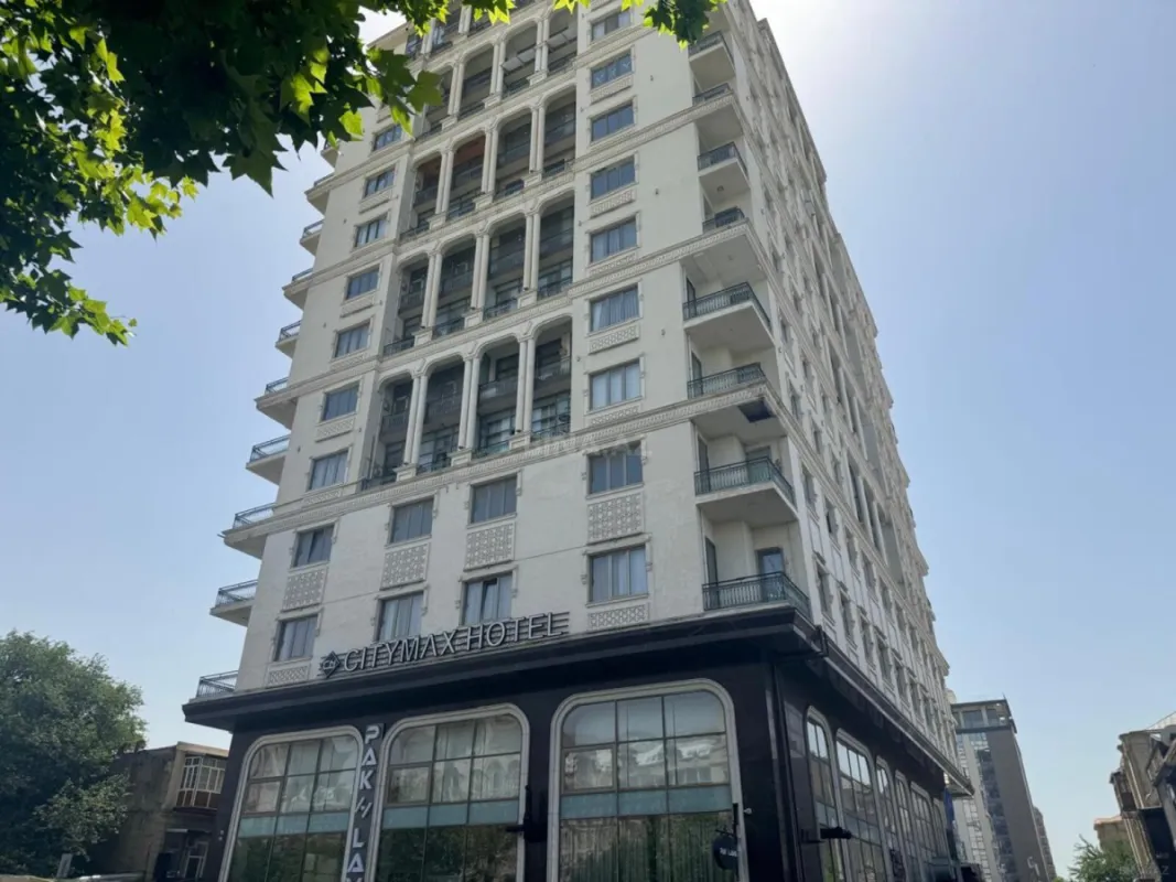 Satılır 3 otaqlı mənzil 189 m²