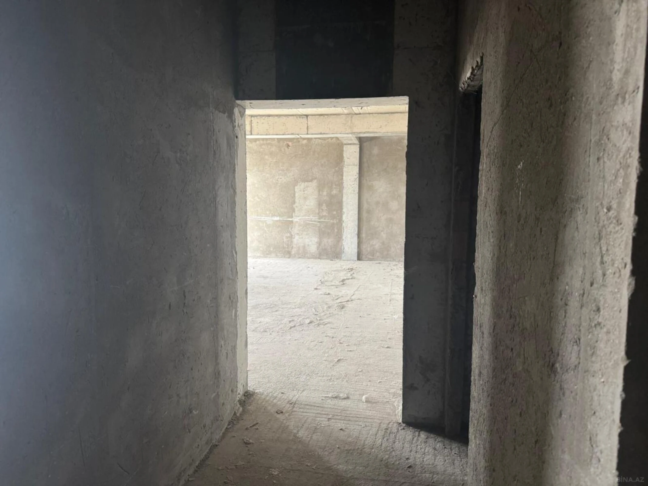 Satılır 3 otaqlı mənzil 189 m²