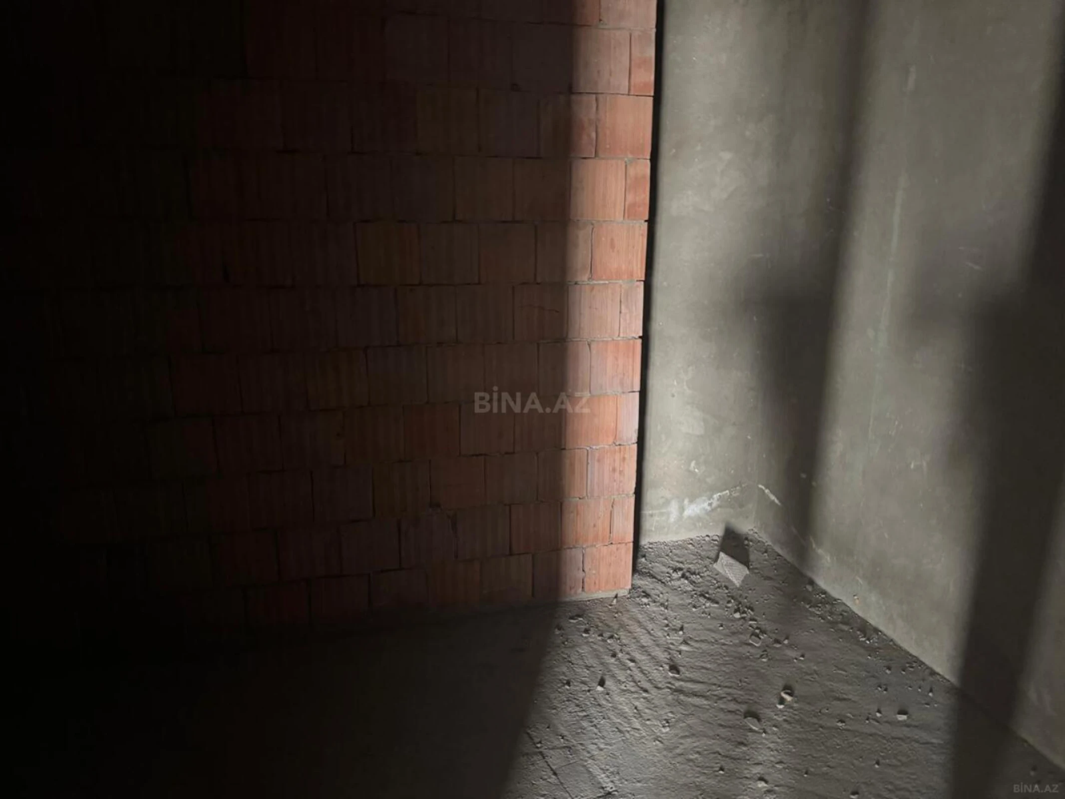 Satılır 3 otaqlı mənzil 189 m²