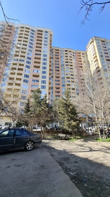 Satılır 3 otaqlı mənzil 120 m²