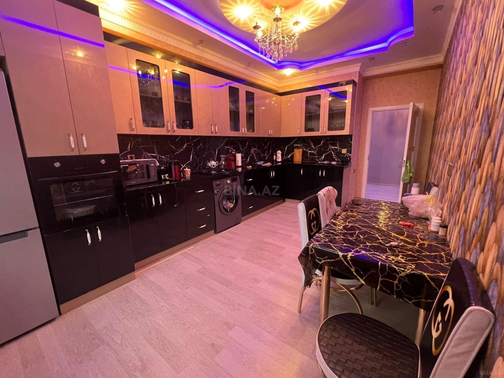 Satılır 3 otaqlı mənzil 150 m²