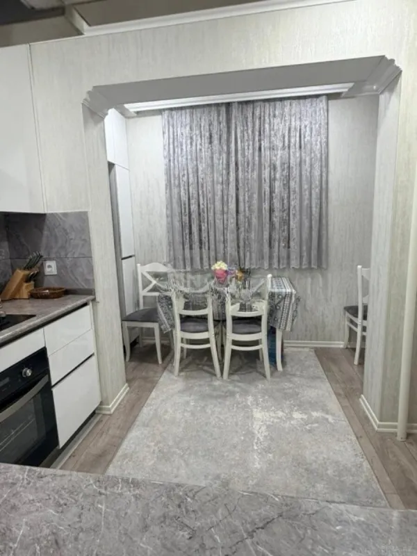 Satılır 2 otaqlı mənzil 65 m²
