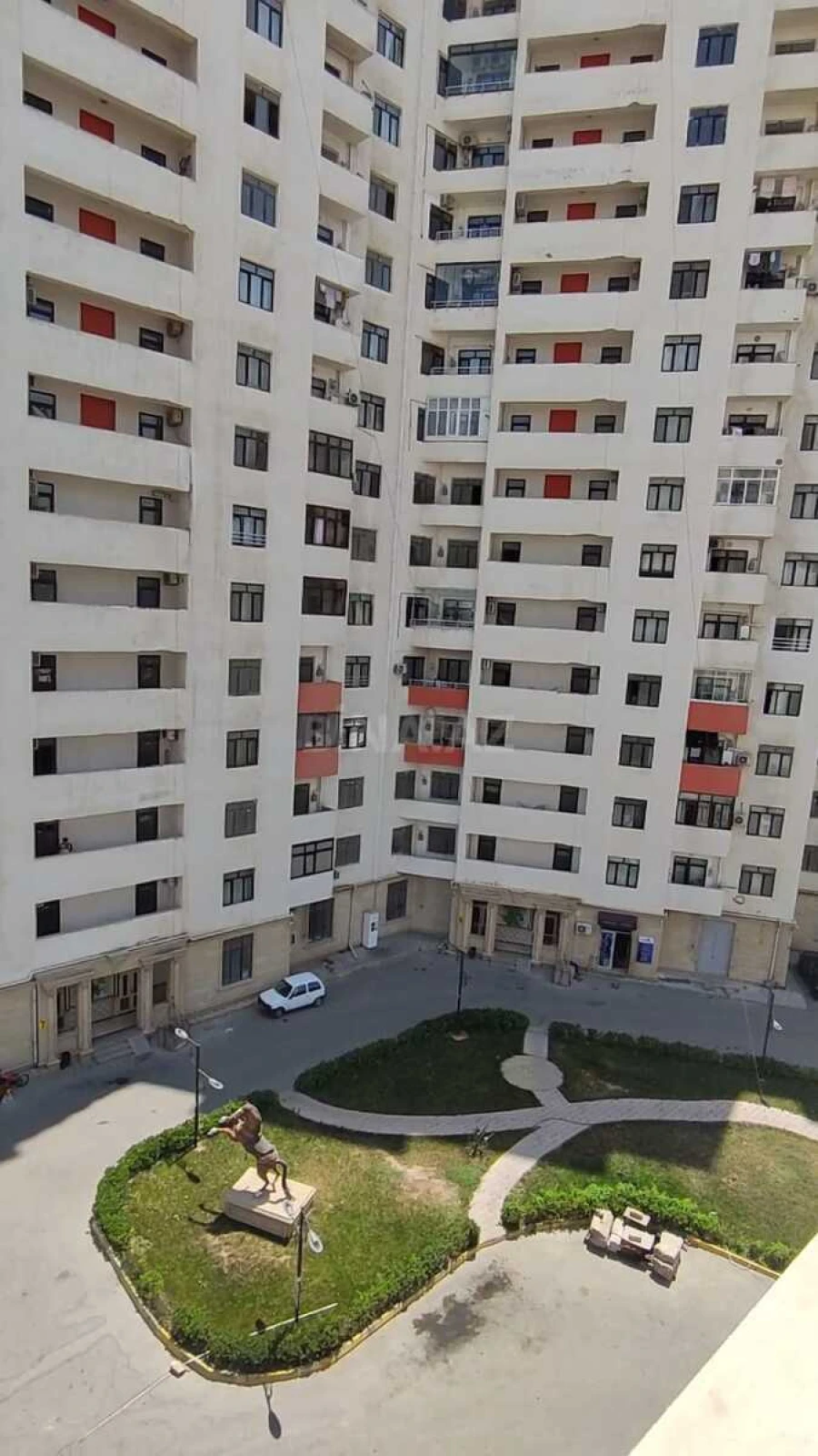 Satılır 3 otaqlı mənzil 115 m²