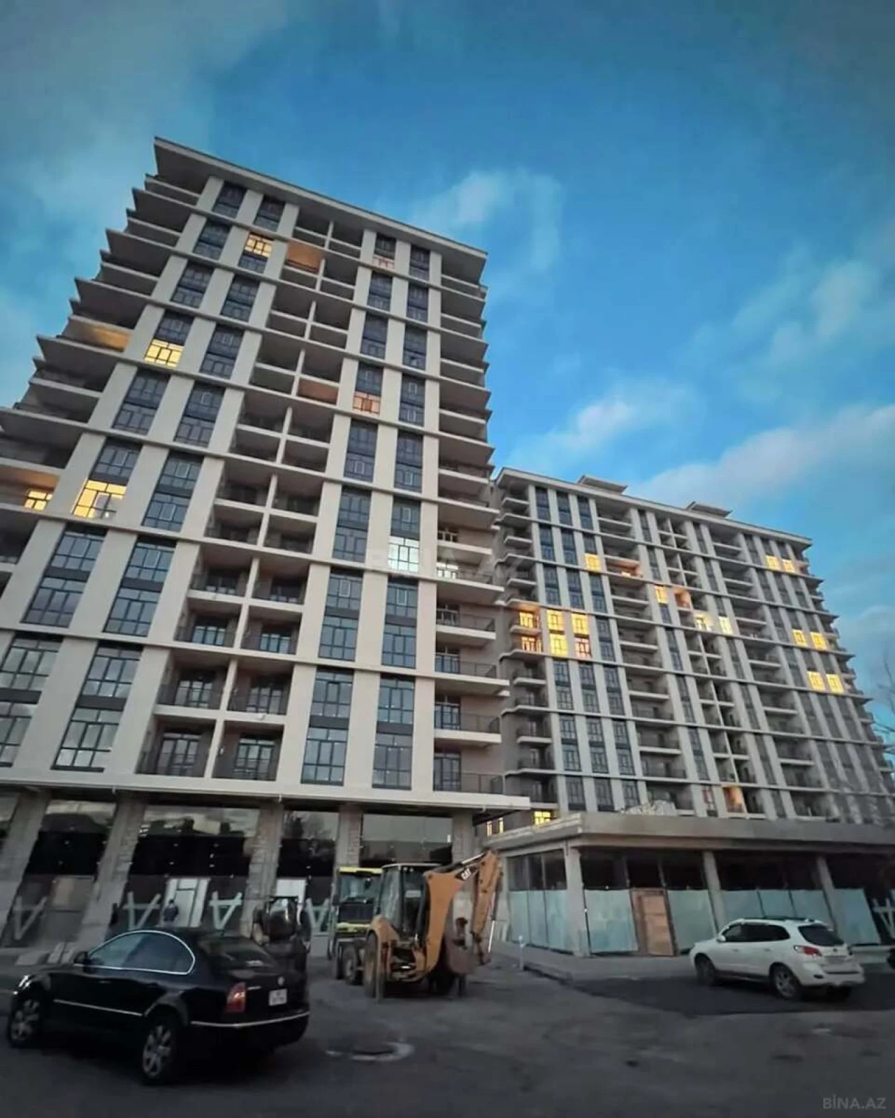 Satılır 3 otaqlı mənzil 115 m²