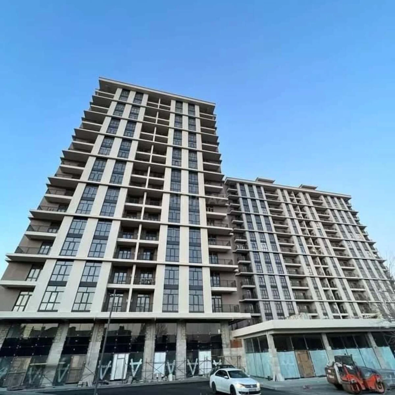 Satılır 3 otaqlı mənzil 115 m²