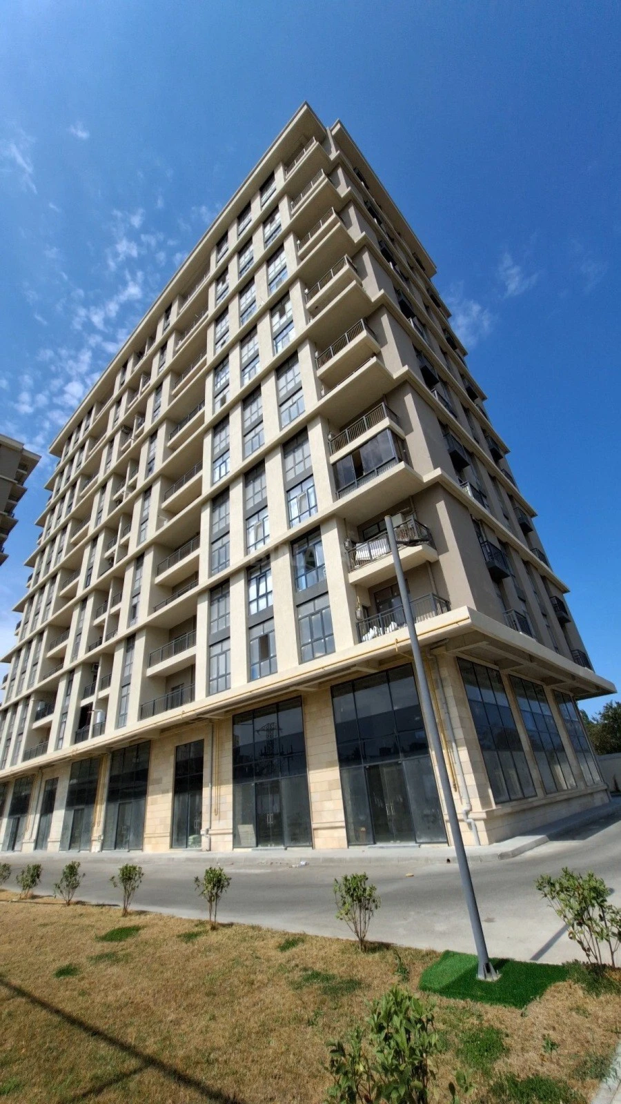 Satılır 3 otaqlı mənzil 115 m²