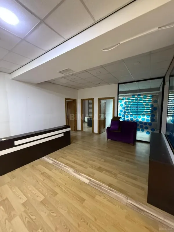 Kirayə verilir 9 otaqlı ofis 200 m²