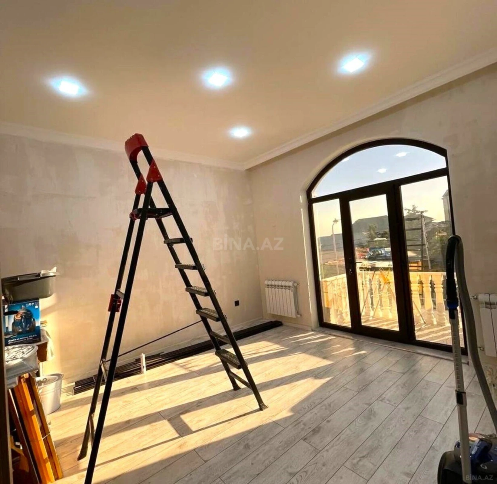 Satılır 6 otaqlı həyət evi 260 m²