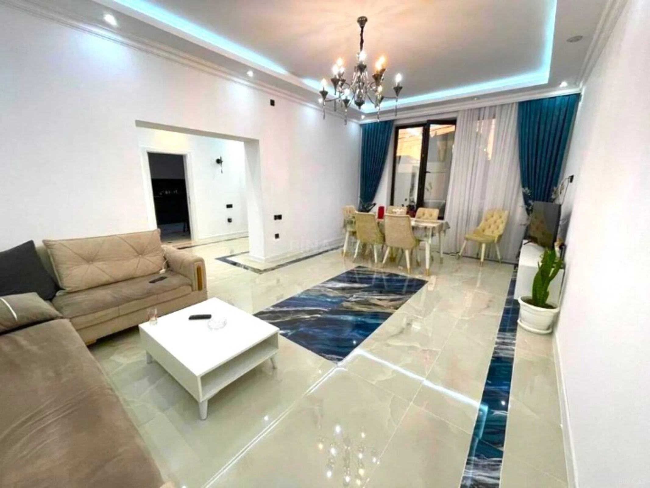 Satılır 6 otaqlı həyət evi 260 m²
