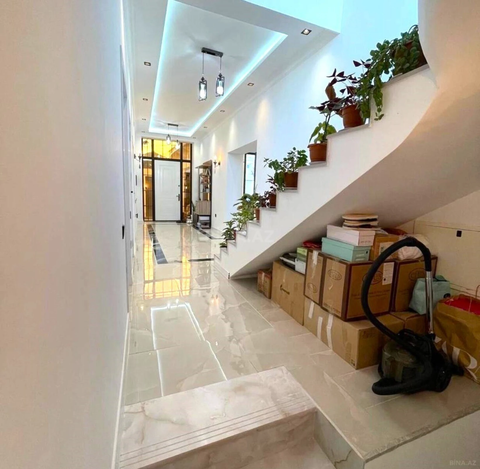 Satılır 6 otaqlı həyət evi 260 m²