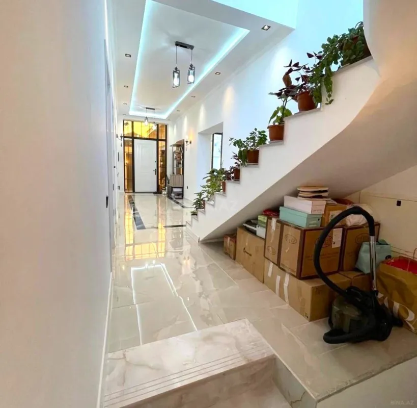 Satılır 6 otaqlı həyət evi 260 m²