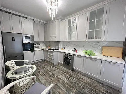 Satılır 3 otaqlı mənzil 125 m²