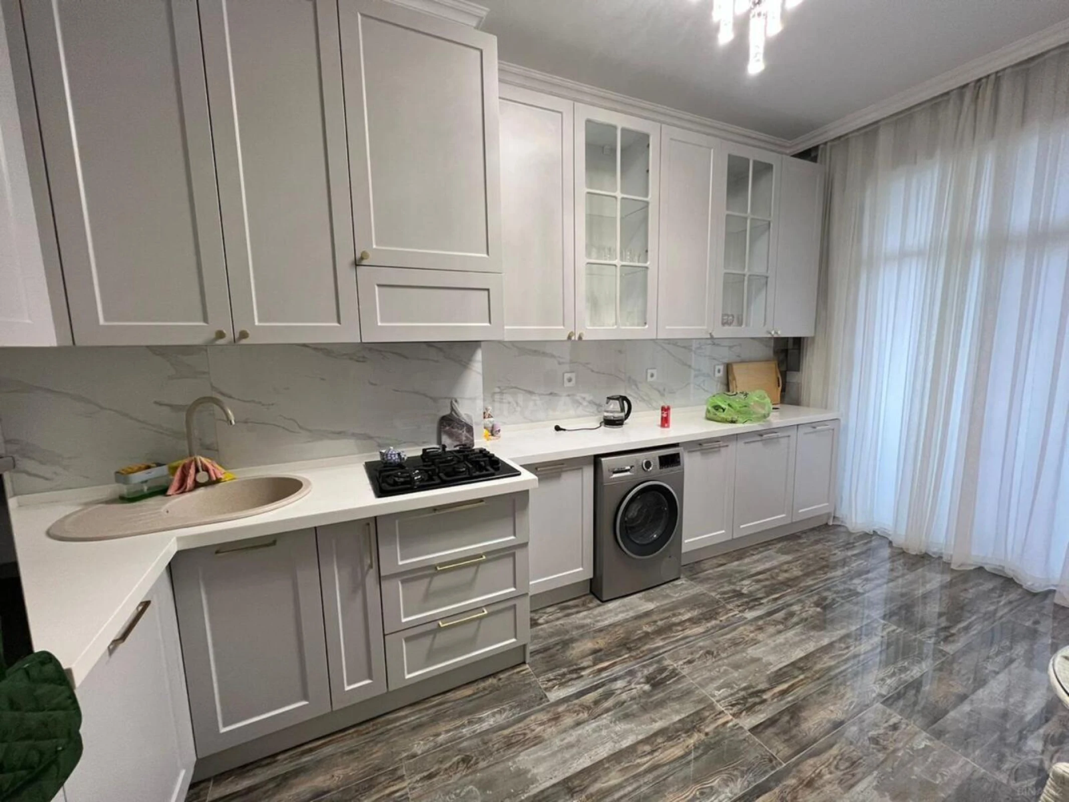 Satılır 3 otaqlı mənzil 125 m²