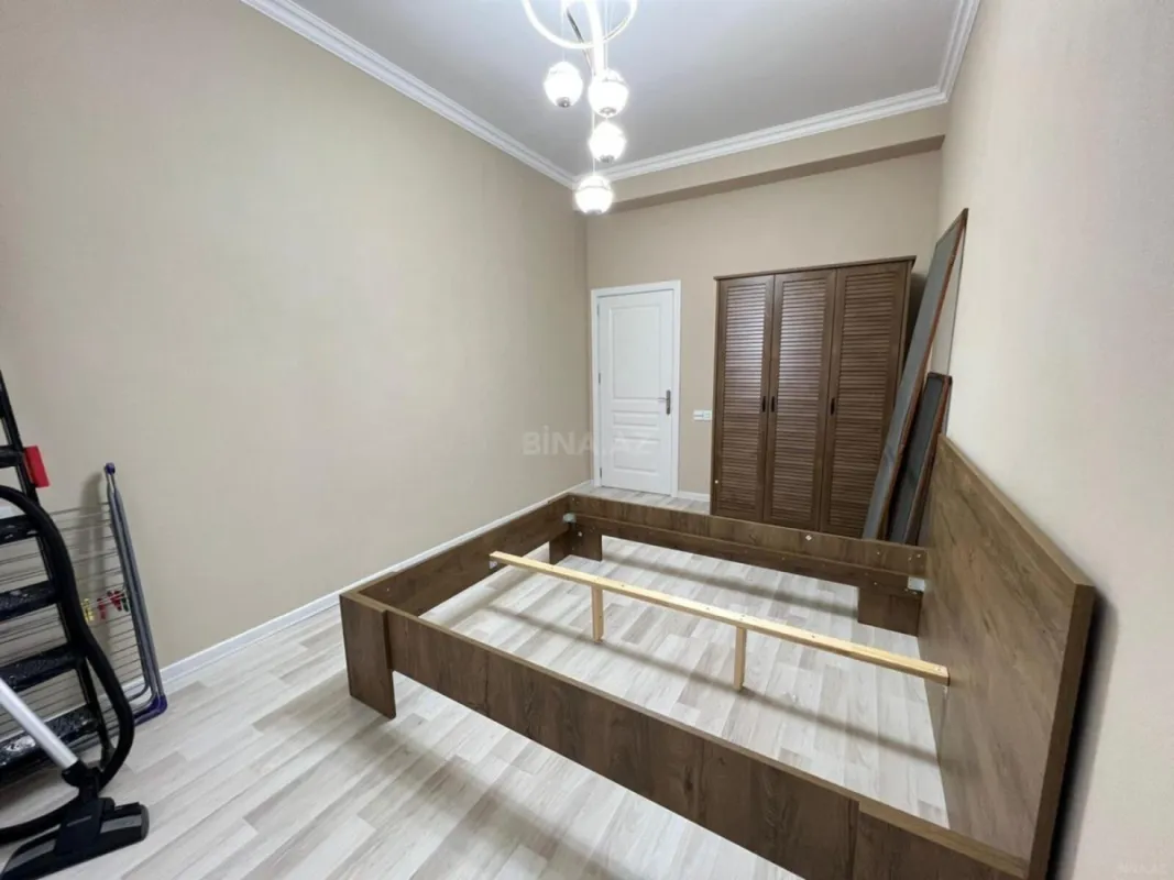 Satılır 3 otaqlı mənzil 125 m²
