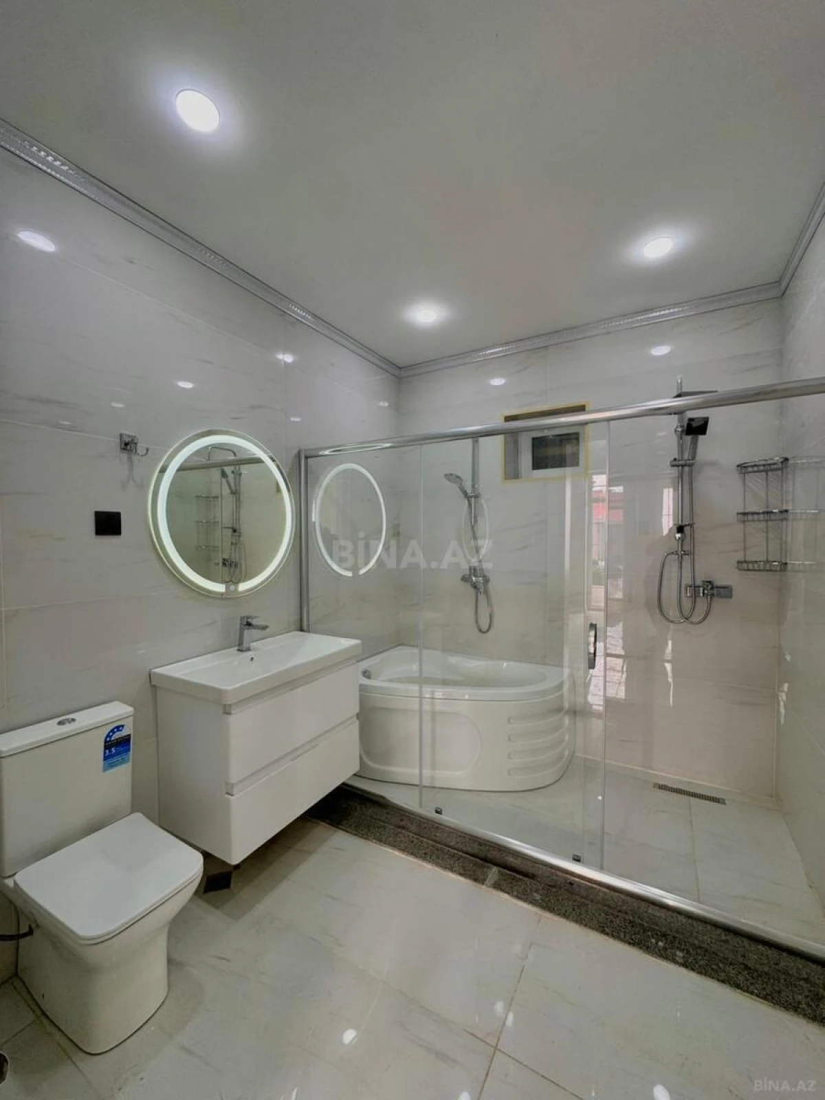 Satılır 5 otaqlı həyət evi 300 m²