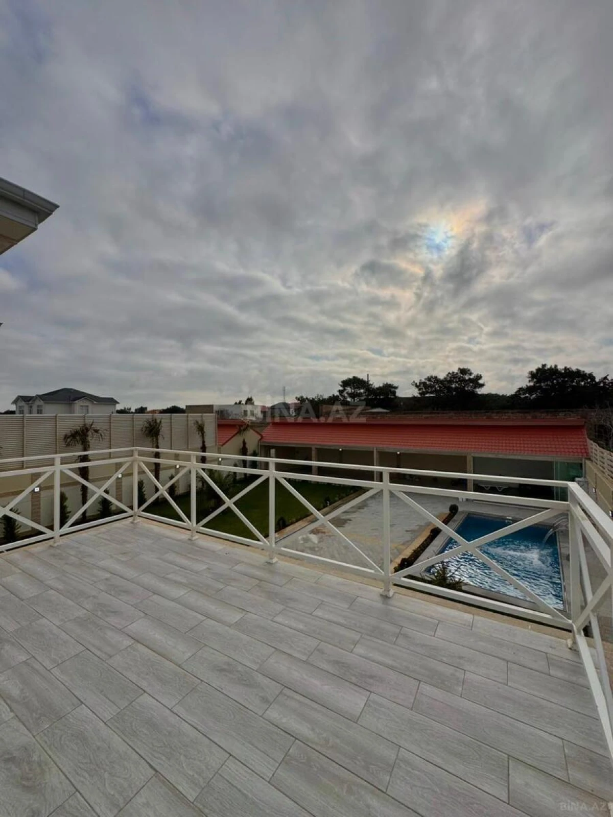 Satılır 5 otaqlı həyət evi 300 m²