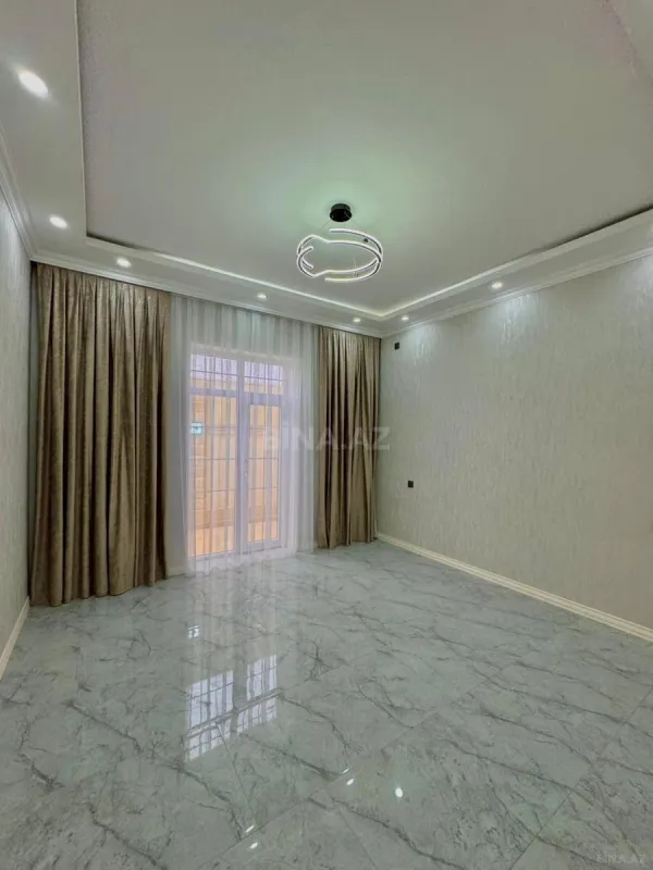 Satılır 5 otaqlı həyət evi 300 m²