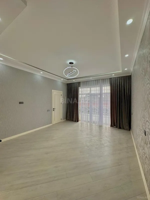 Satılır 5 otaqlı həyət evi 300 m²