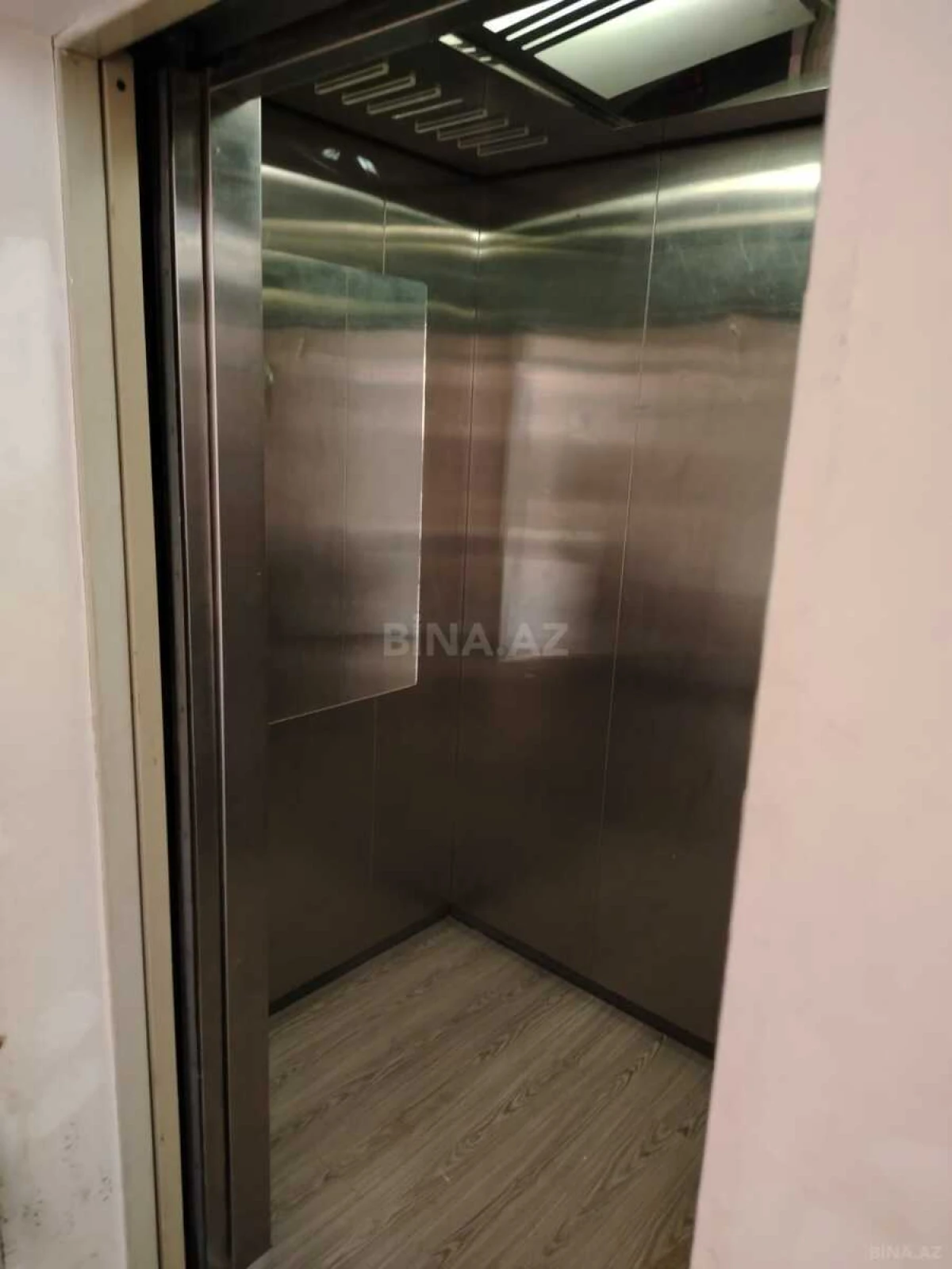 Satılır 4 otaqlı mənzil 165 m²