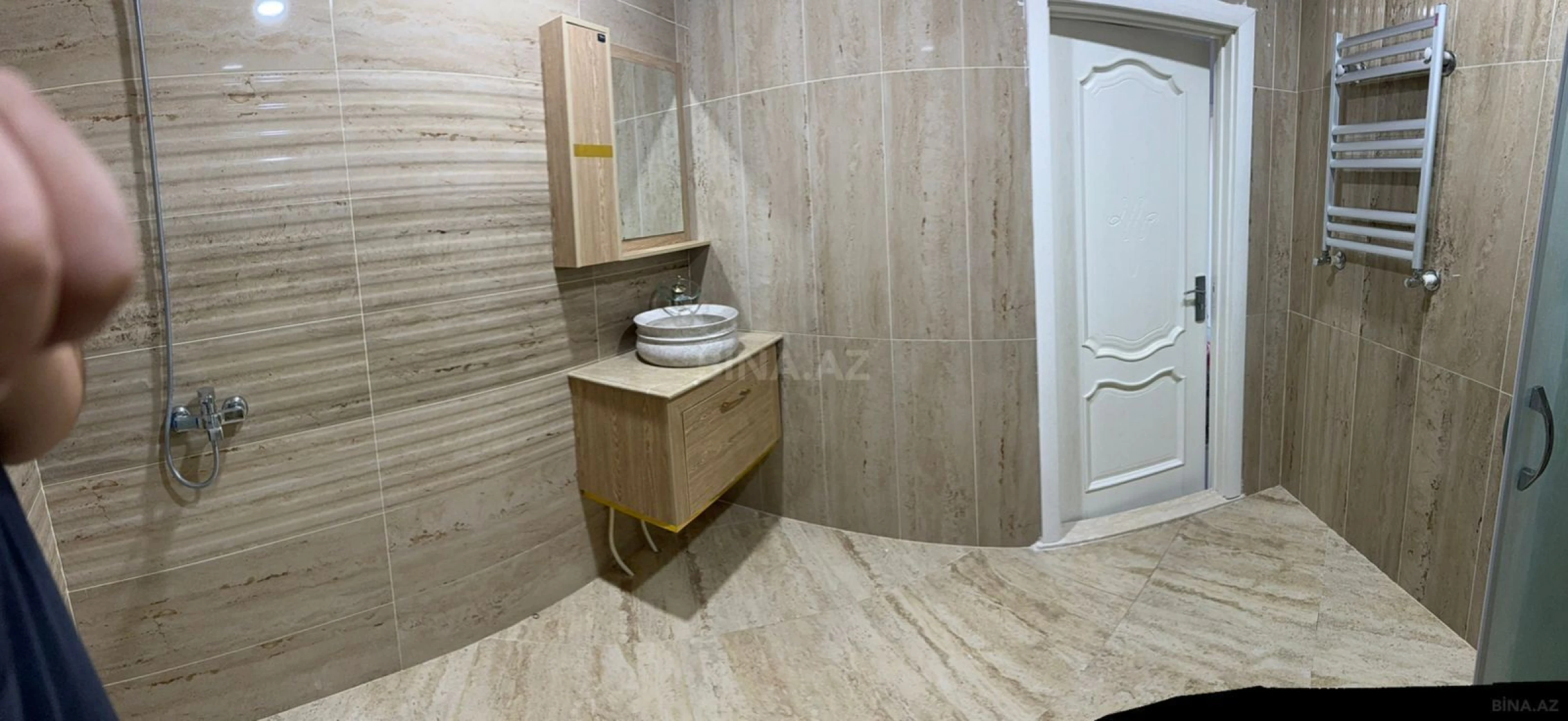 Satılır 4 otaqlı mənzil 165 m²