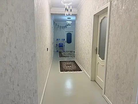 Satılır 4 otaqlı mənzil 165 m²