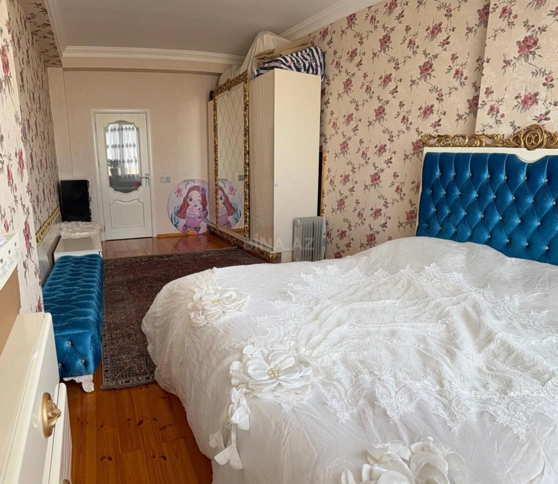 Satılır 4 otaqlı mənzil 165 m²