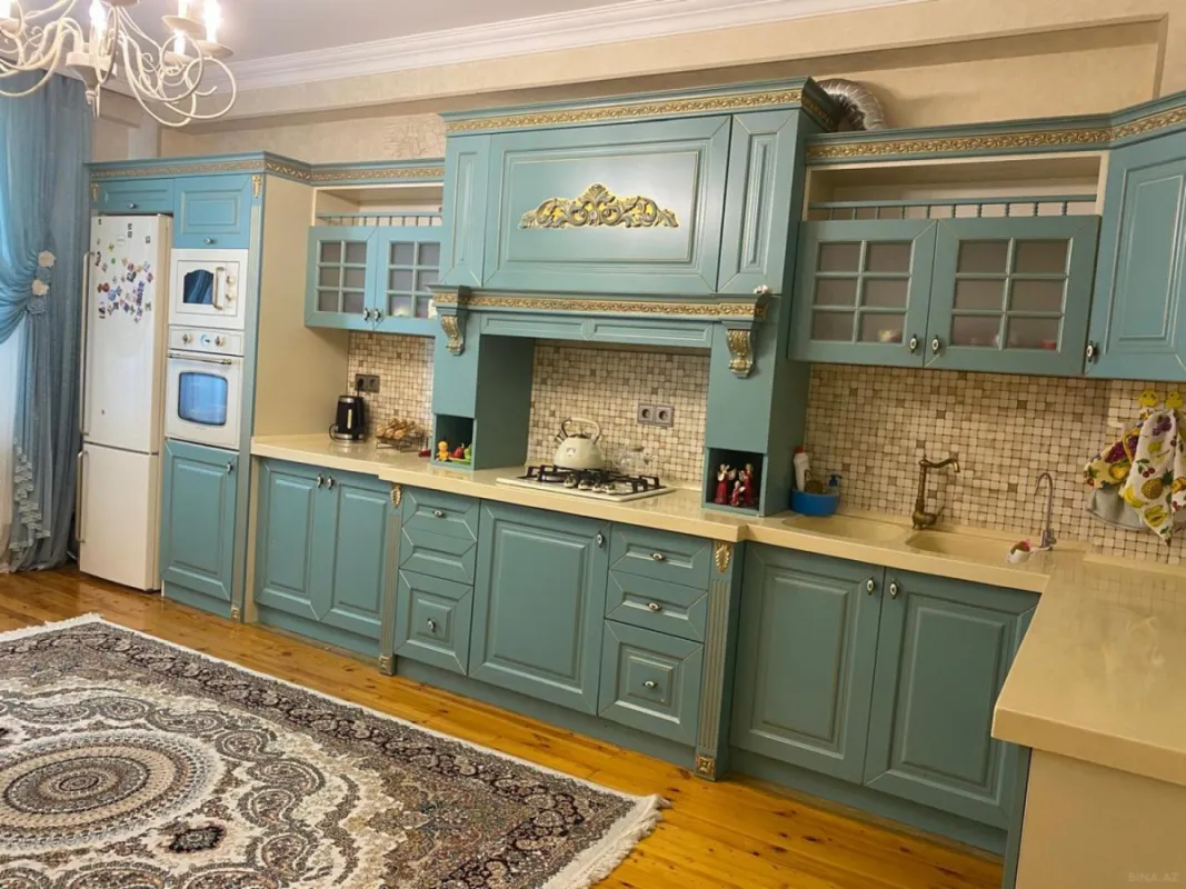 Satılır 4 otaqlı mənzil 165 m²