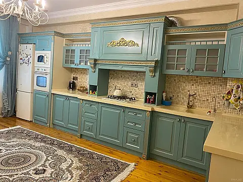 Satılır 4 otaqlı mənzil 165 m²