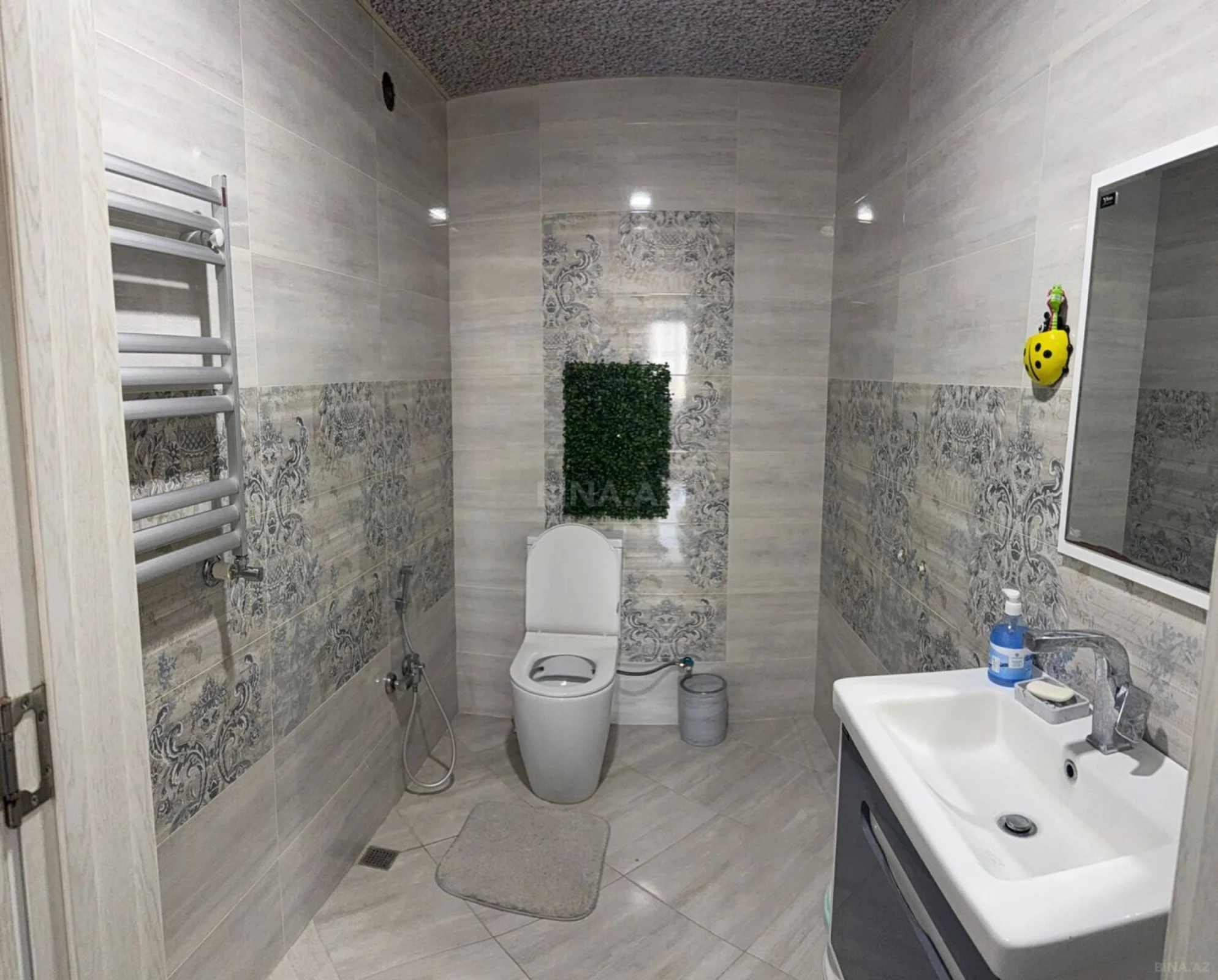 Satılır 4 otaqlı mənzil 165 m²