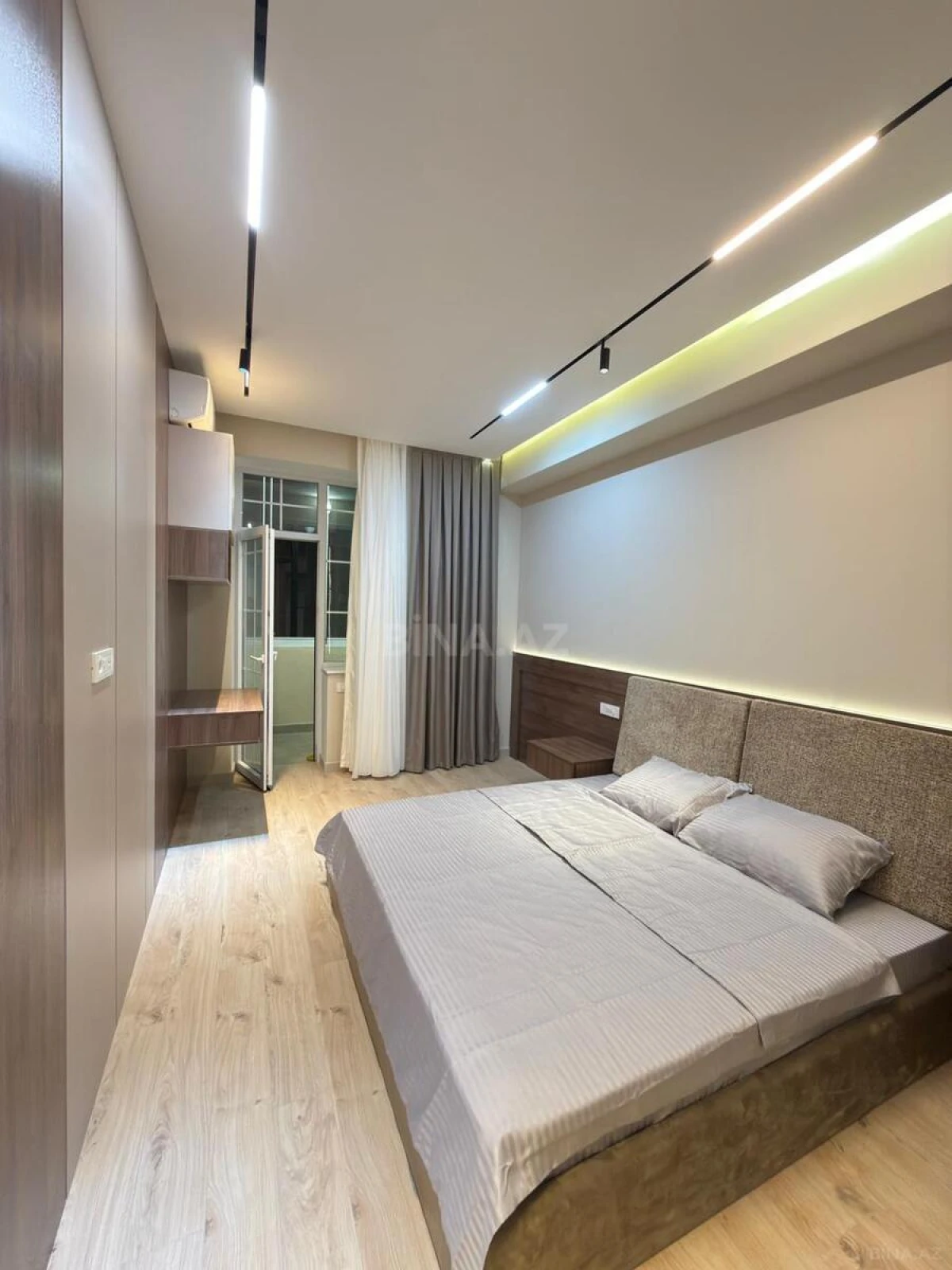 Satılır 4 otaqlı mənzil 145 m²