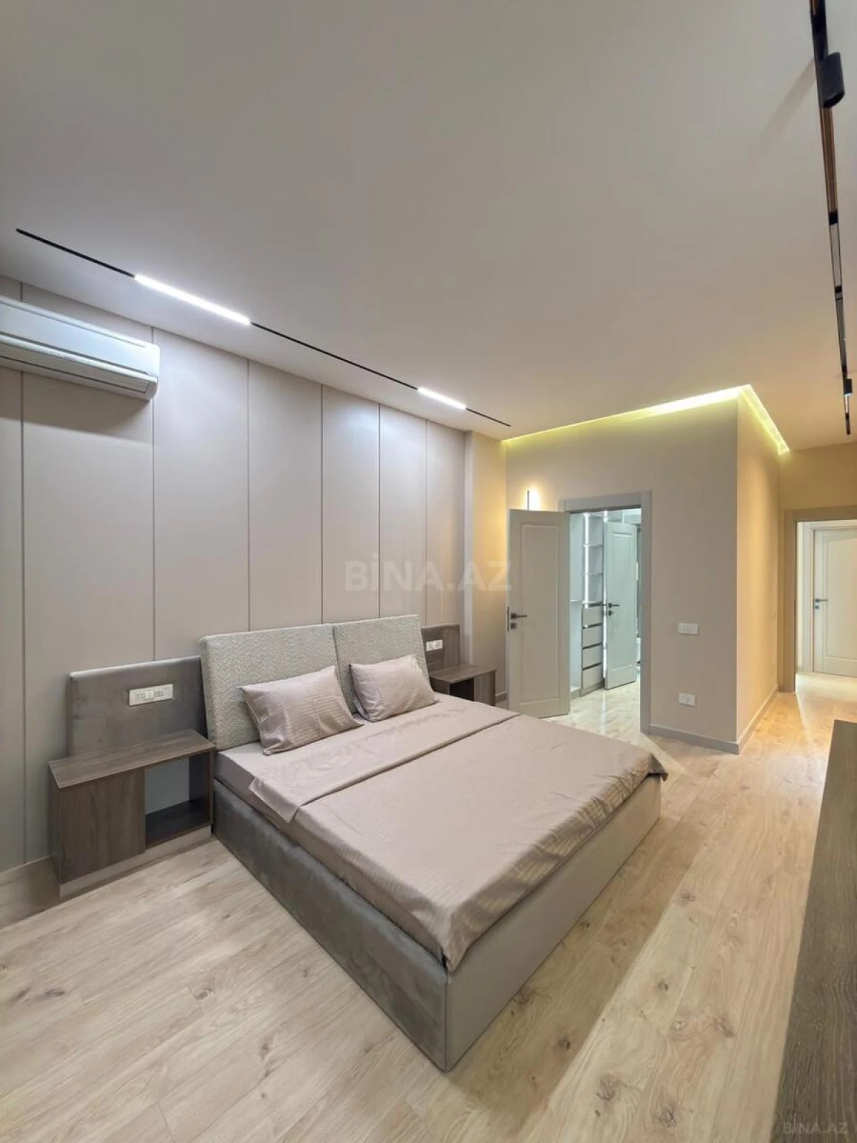 Satılır 4 otaqlı mənzil 145 m²