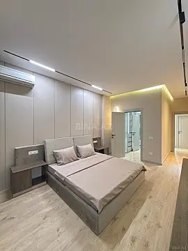 Satılır 4 otaqlı mənzil 145 m²