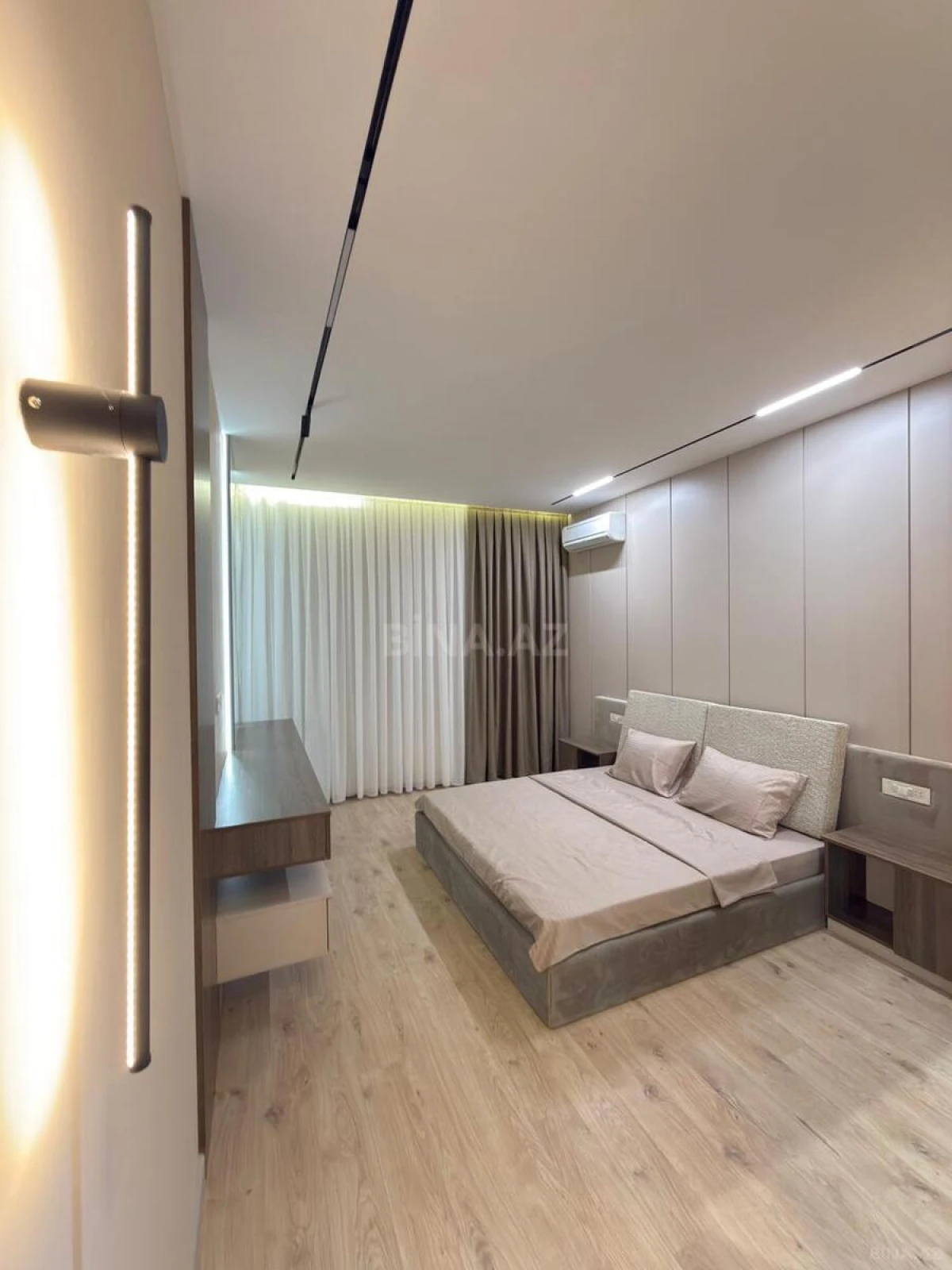 Satılır 4 otaqlı mənzil 145 m²