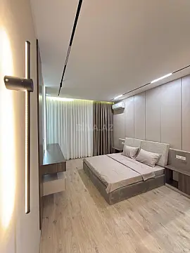Satılır 4 otaqlı mənzil 145 m²