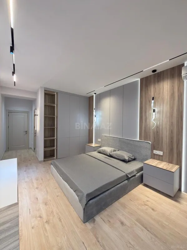 Satılır 4 otaqlı mənzil 145 m²